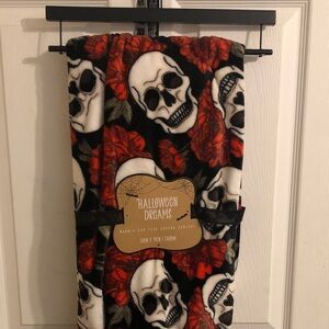 Halloween Dreams Skull Throw Blanket